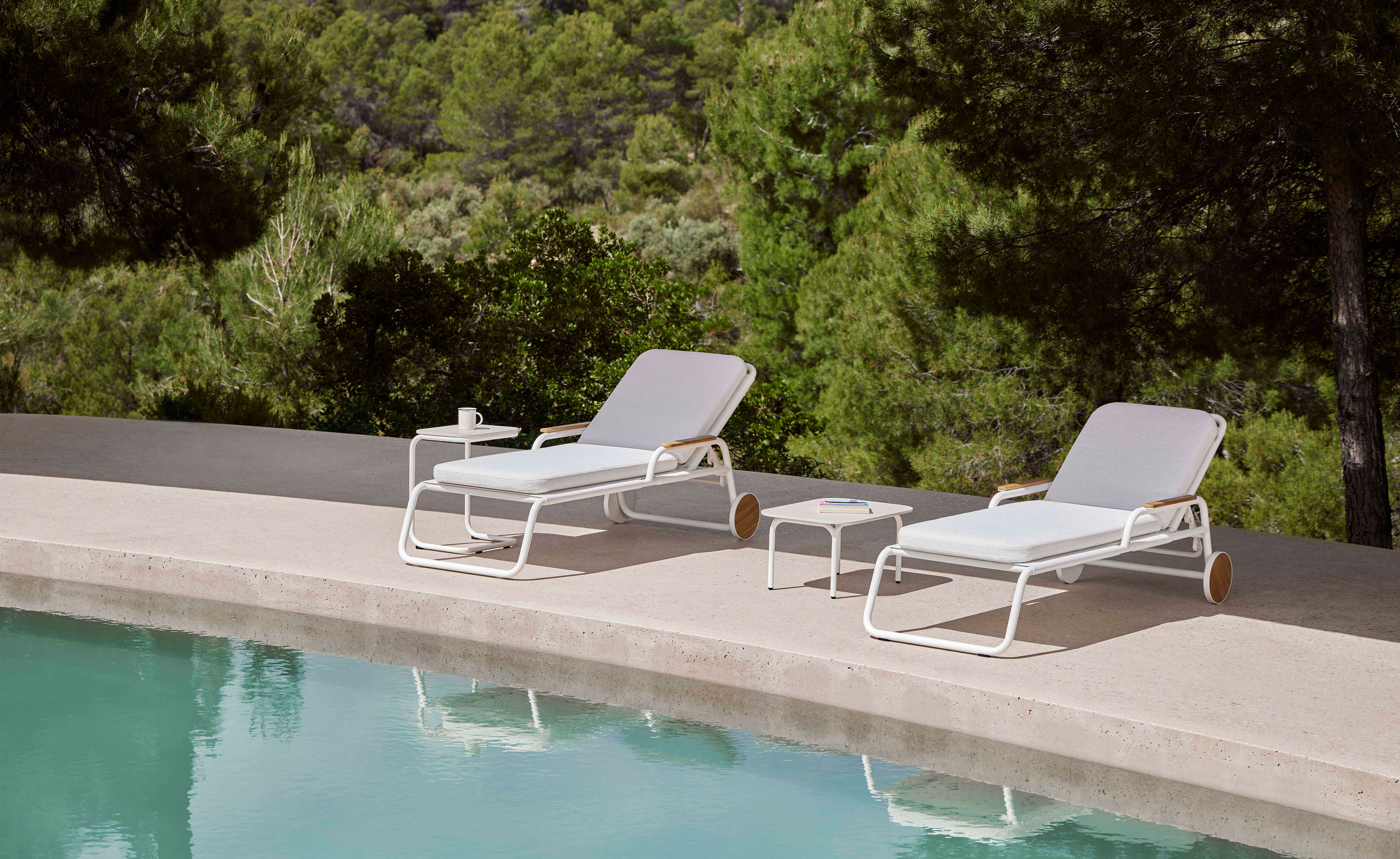 Capa Chaise Lounge