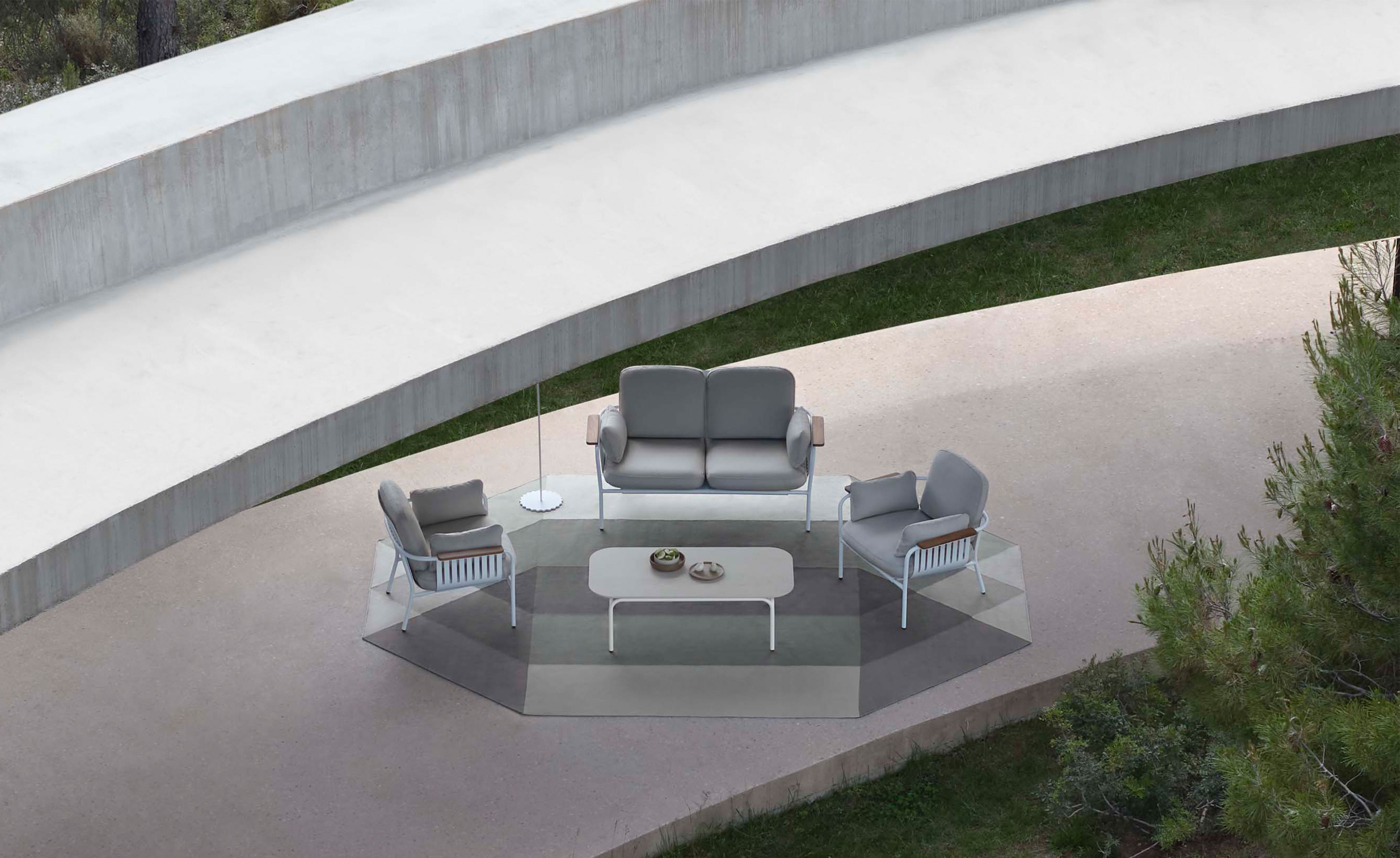 Capa Coffee Table