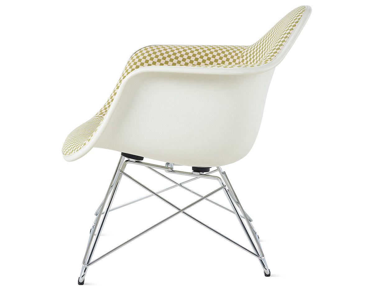 eames® upholstered armchair with low wire base
