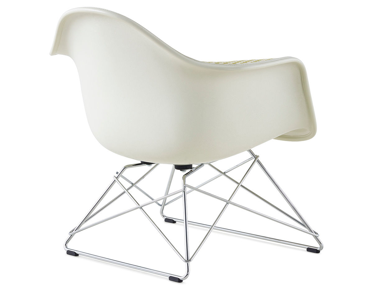 eames® upholstered armchair with low wire base