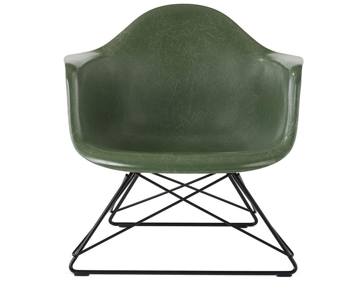 eames® molded fiberglass armchair with low wire base