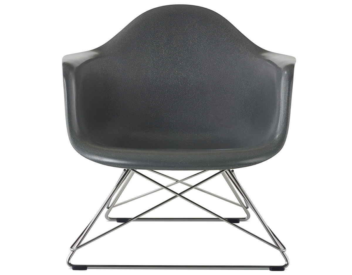 eames® molded fiberglass armchair with low wire base