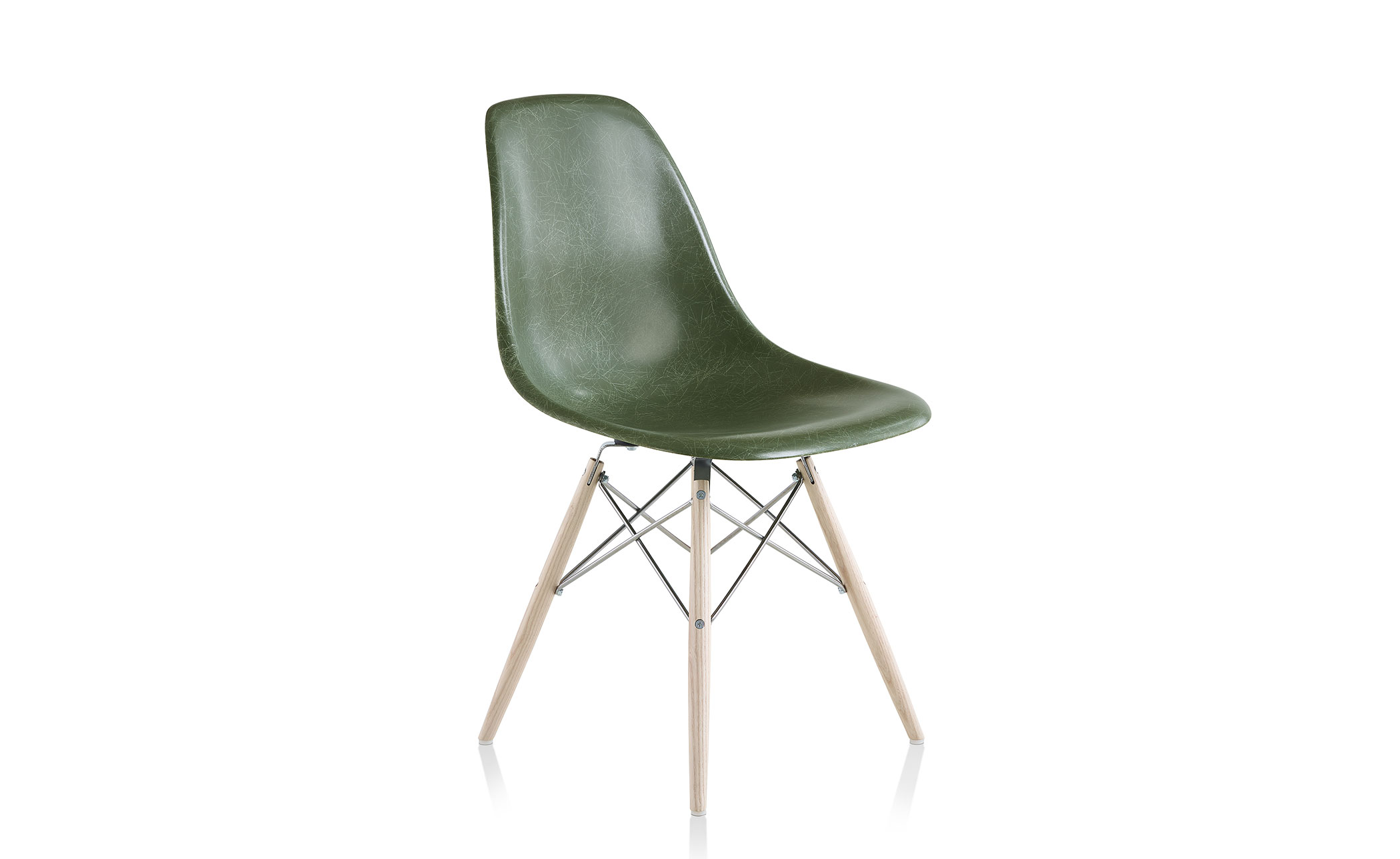 eames&reg; molded fiberglass side chair with dowel base