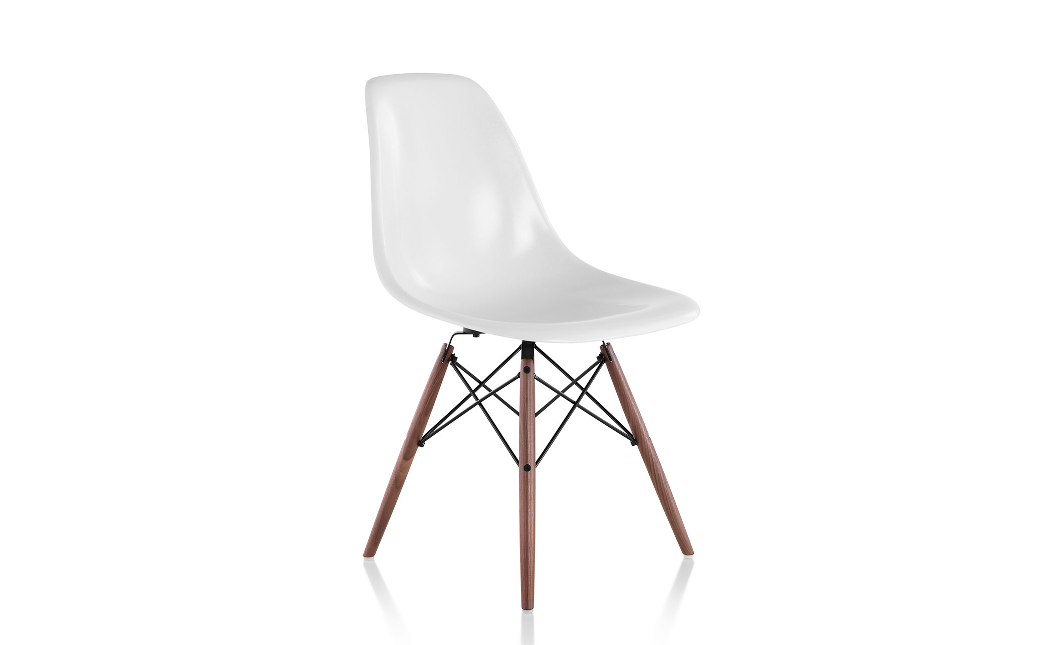 eames&reg; molded fiberglass side chair with dowel base