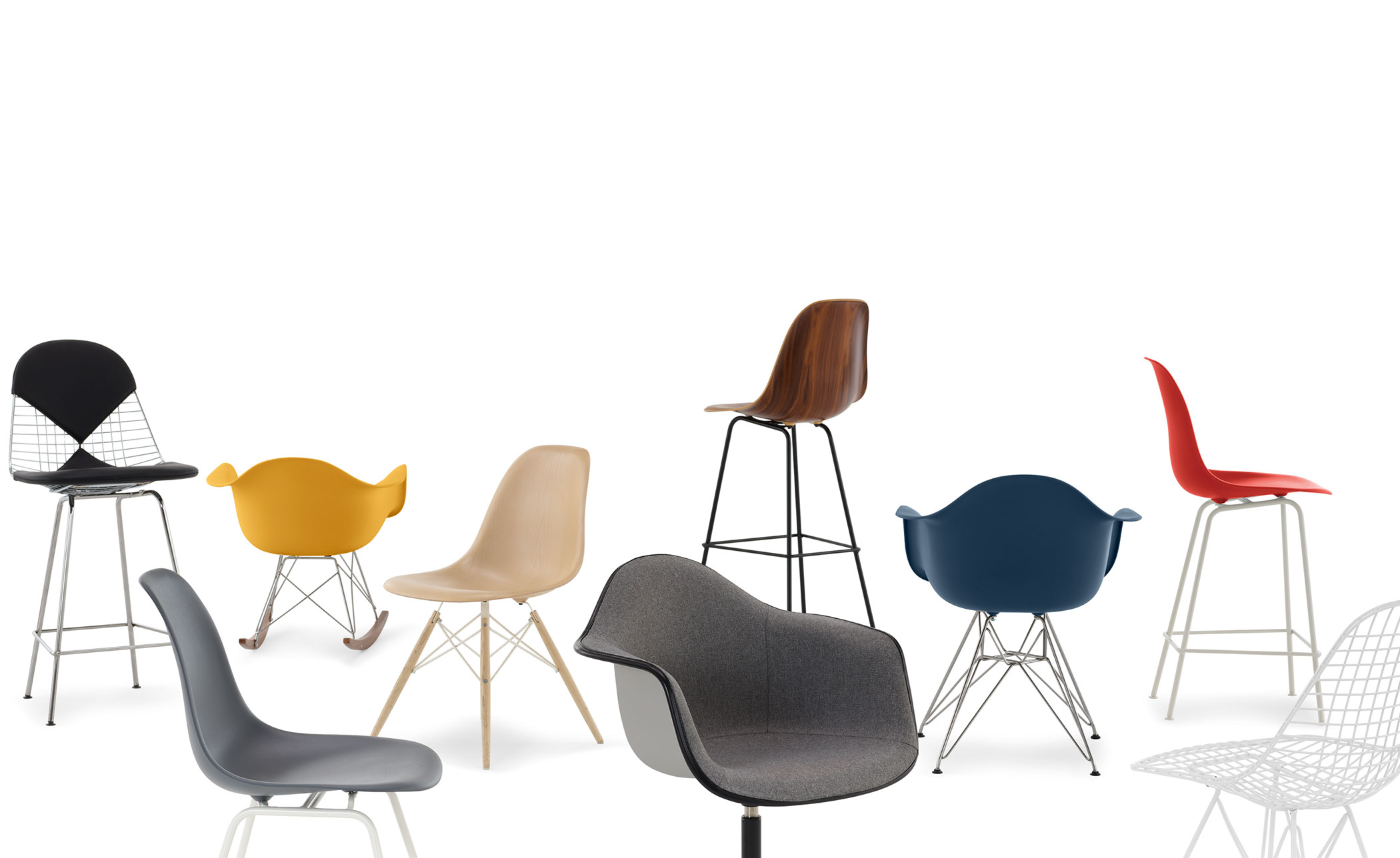 eames&reg; molded plastic side chair with 4 leg base