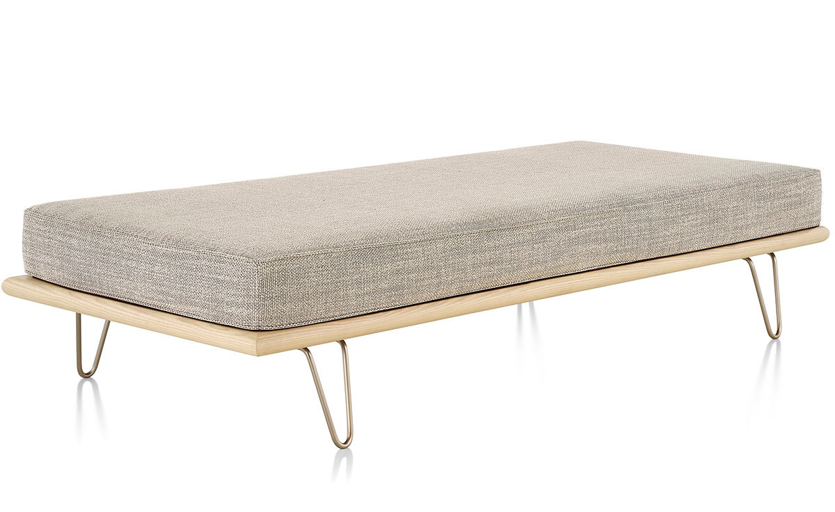 nelson™ daybed with hairpin legs