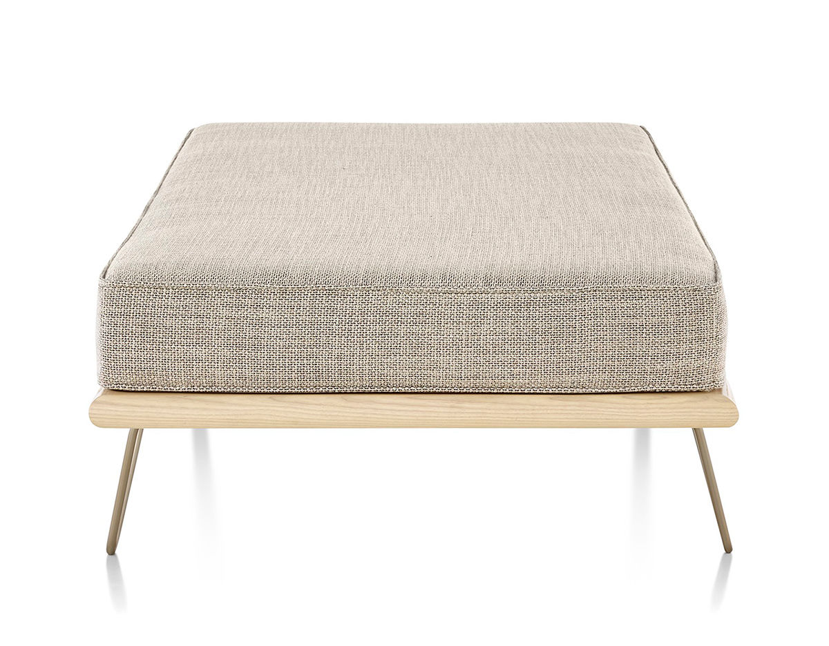 nelson™ daybed with hairpin legs