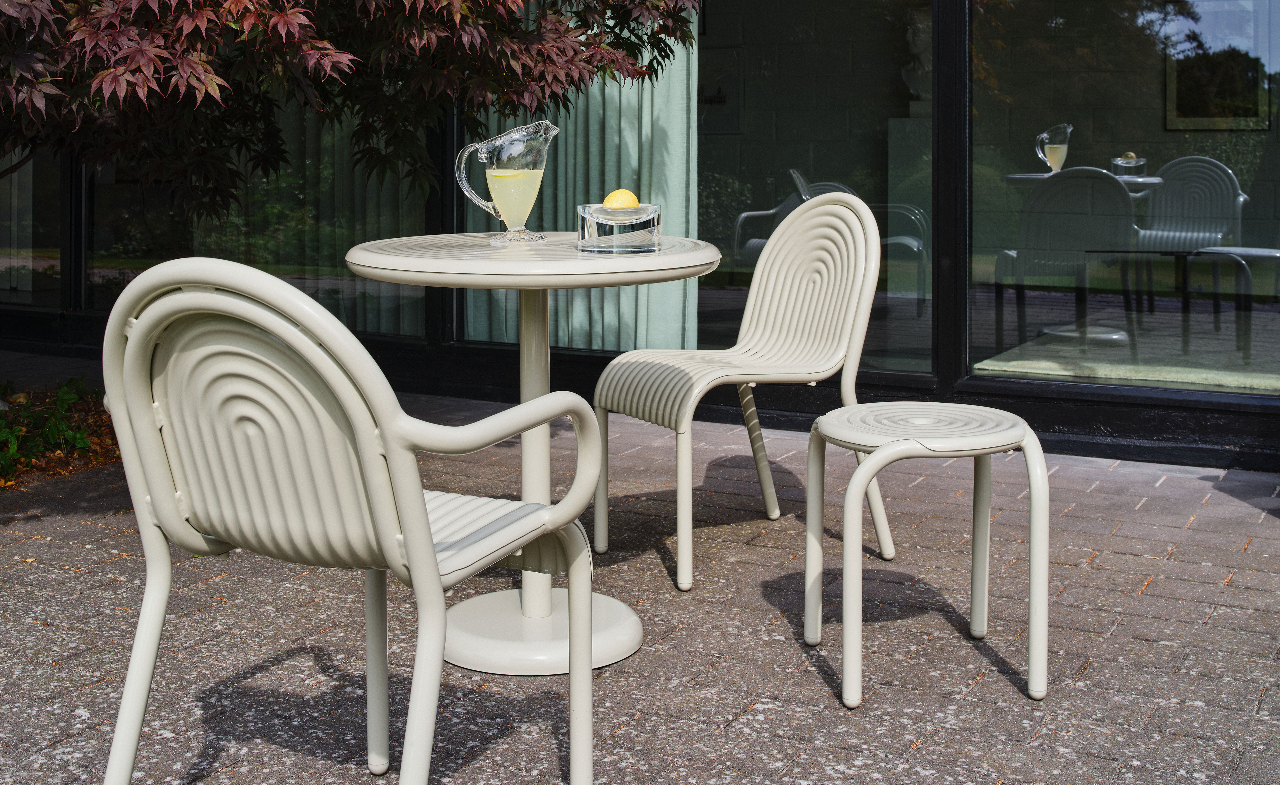 Groove Outdoor Table Round