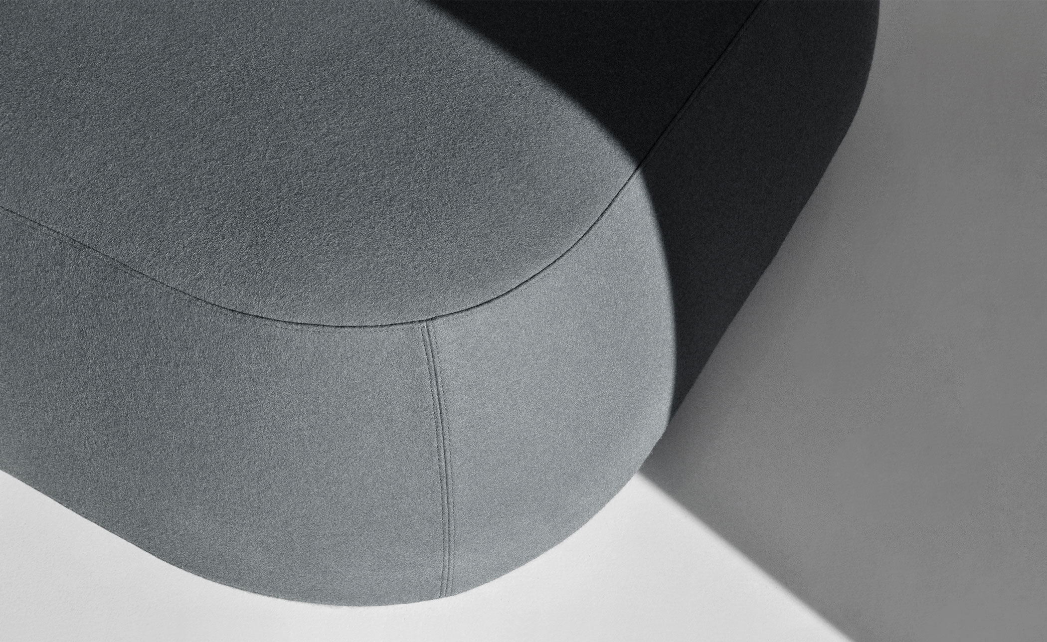 ile small square pouf 002