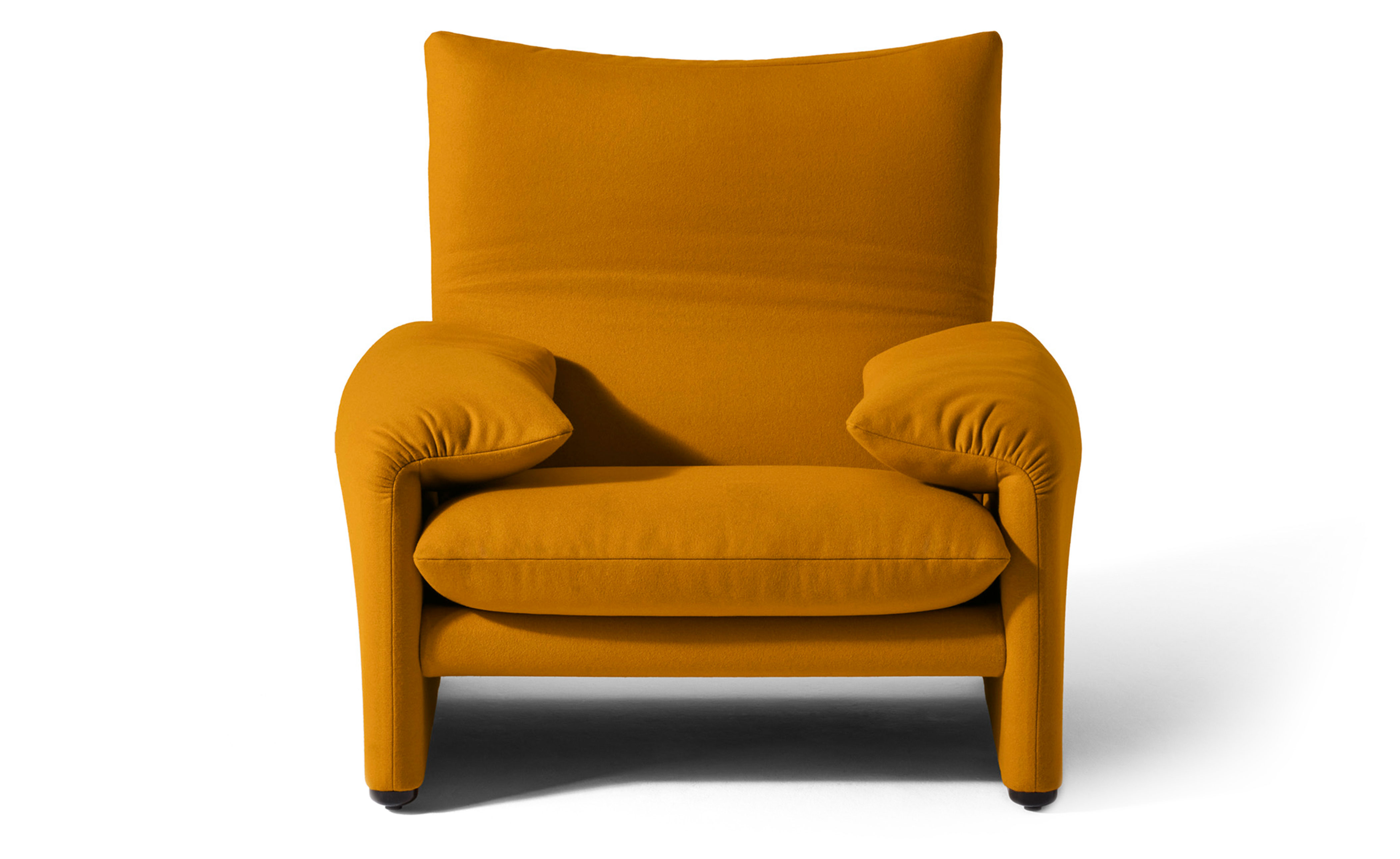 Maralunga Armchair, 43.3"
