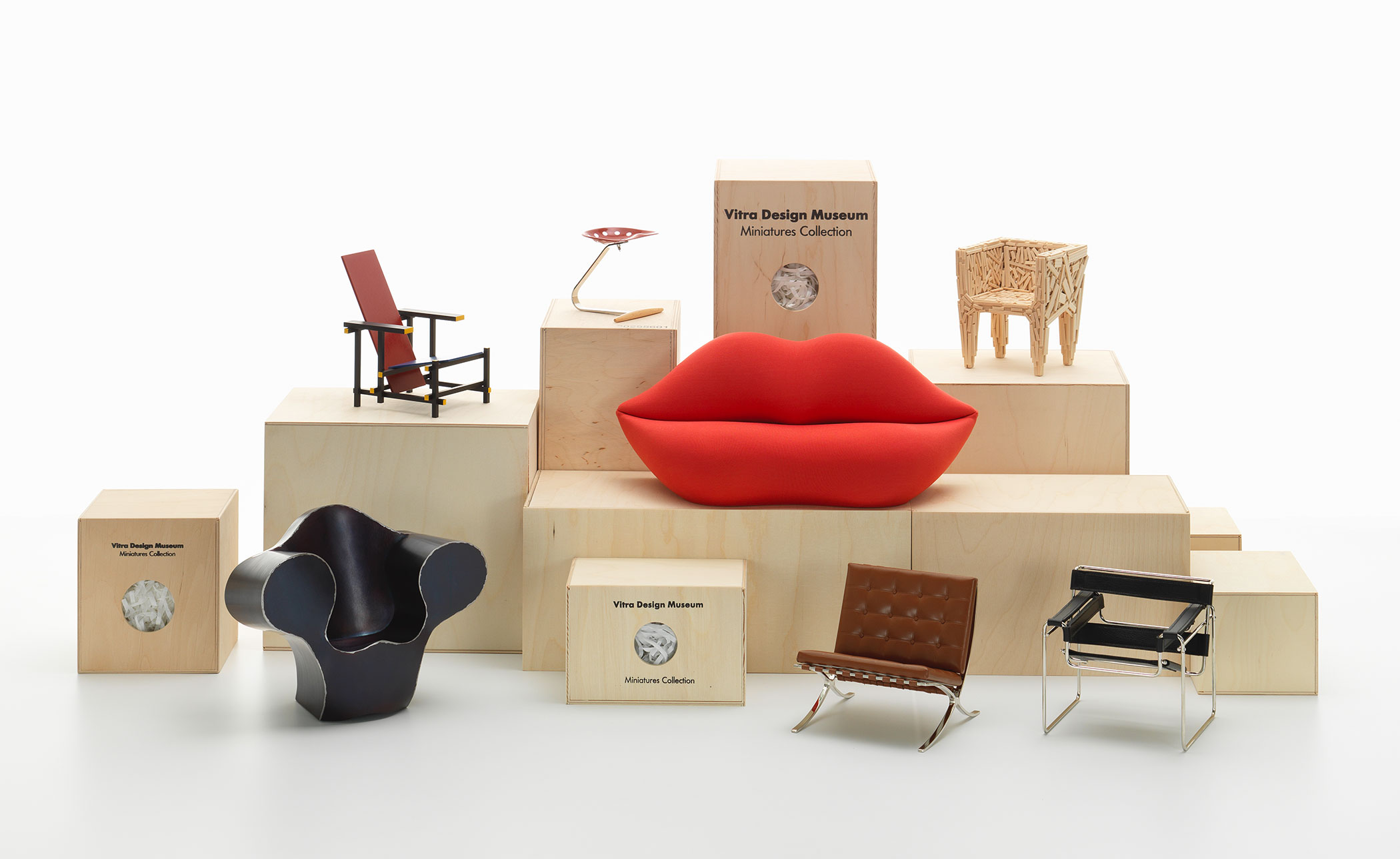 Miniature Eames LCM