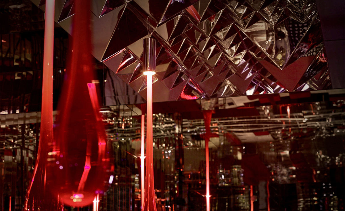 panton mirror sculpture 1 pyramid