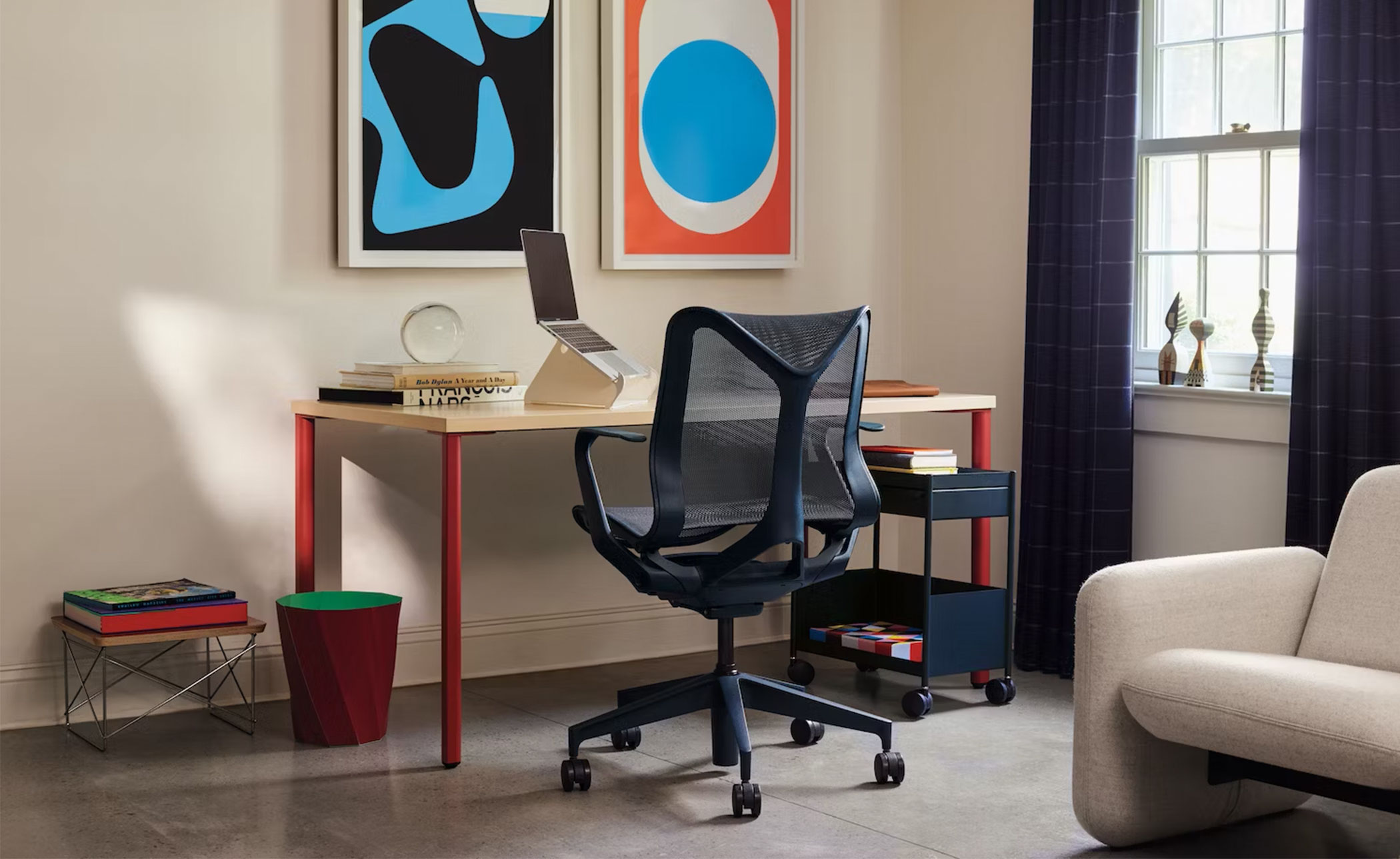 OE1 Table with Laminate Top