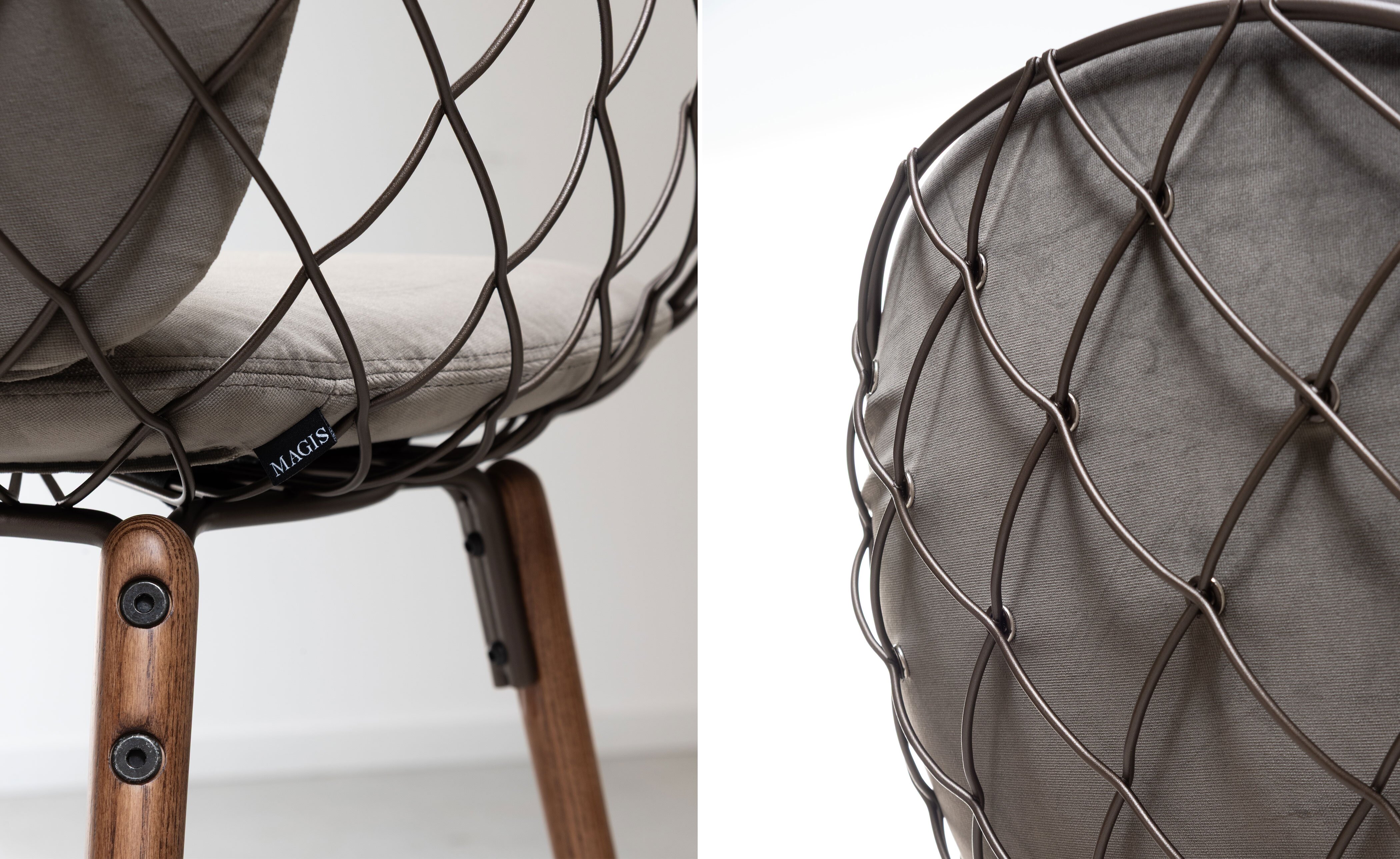 Piña Chair with full cushion