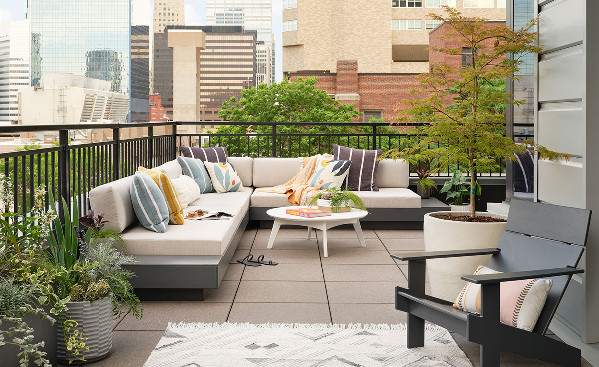Platform One Daybed