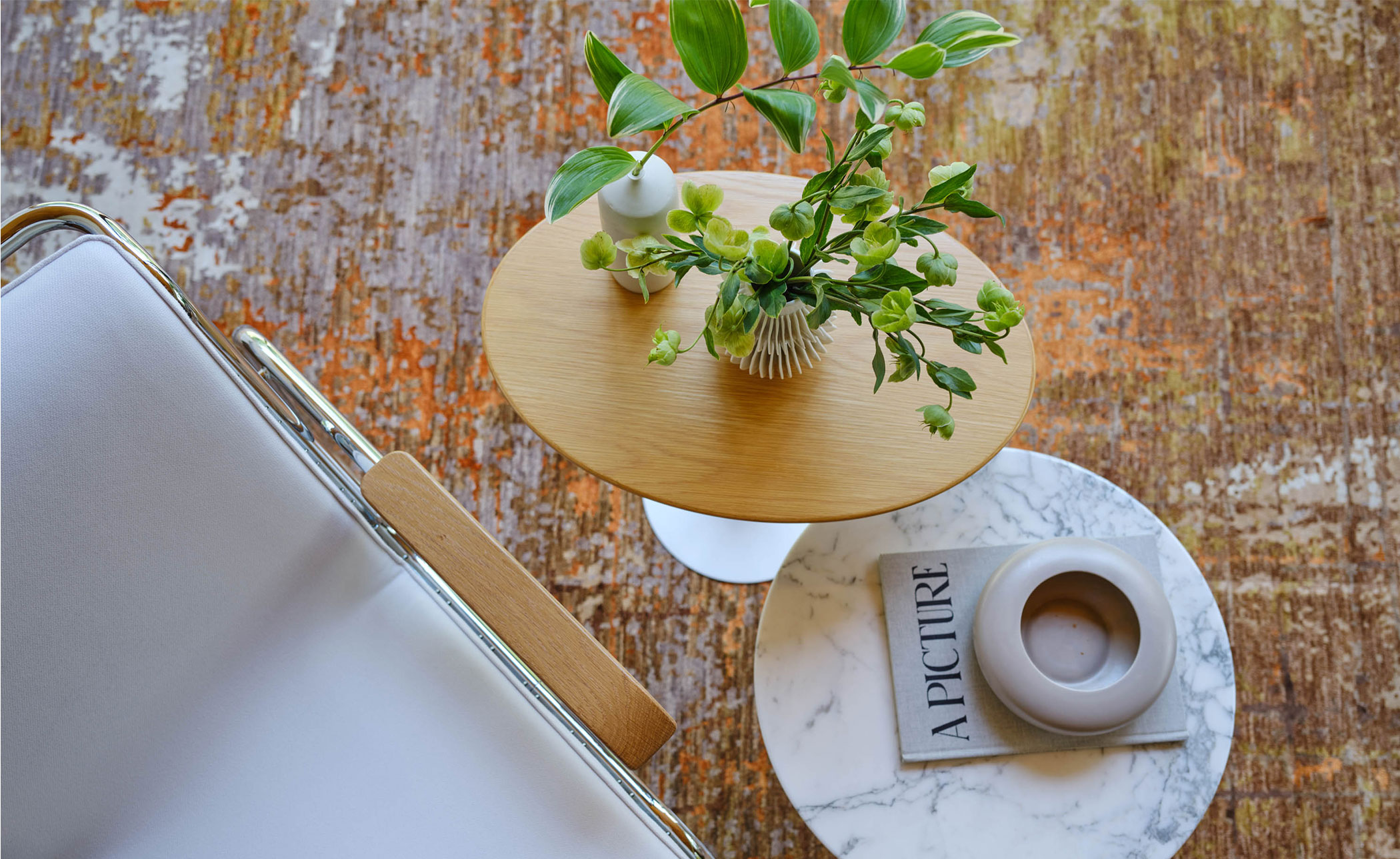 saarinen coffee table - 20" round