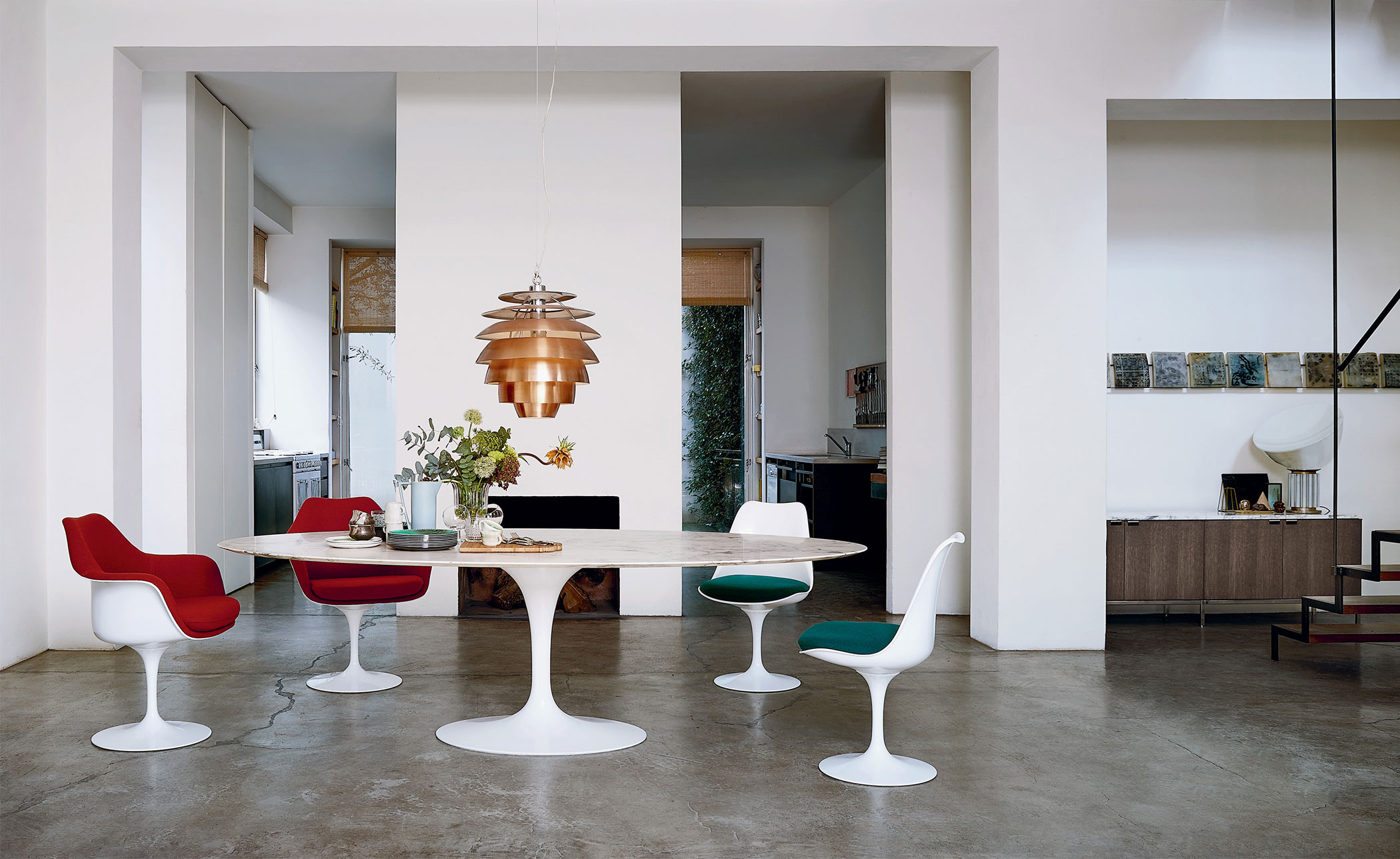 saarinen white tulip arm chair