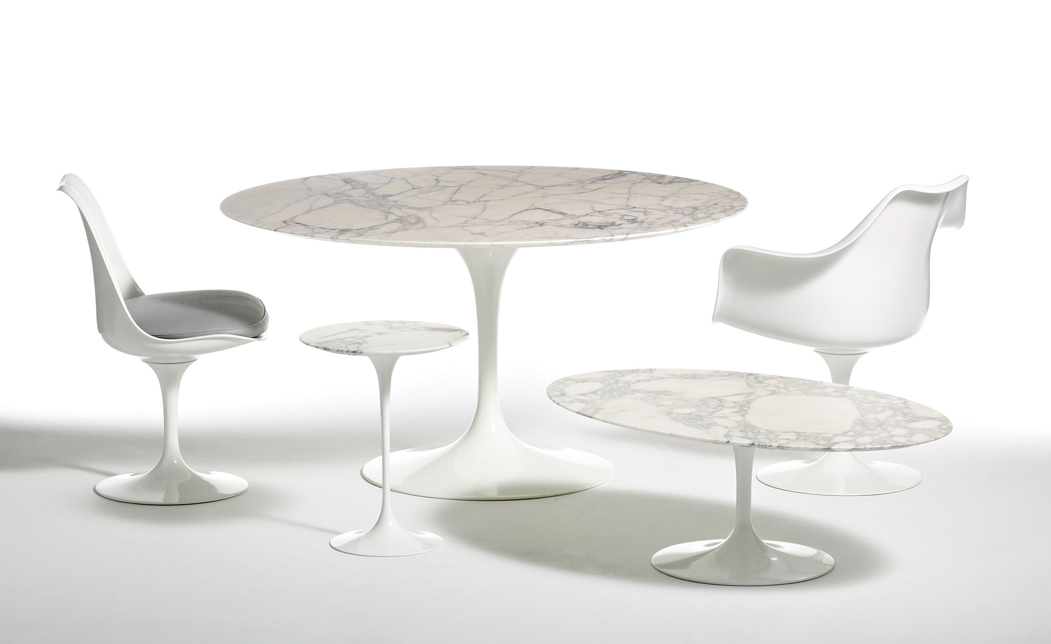 saarinen black tulip side chair