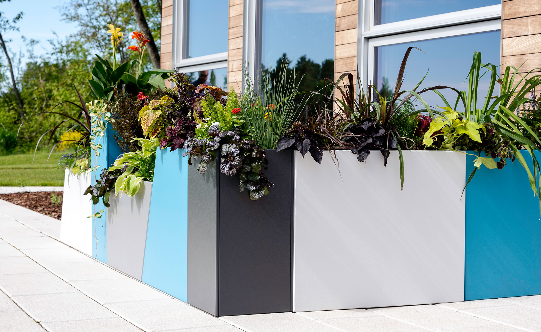 Tessellate Jut Planter