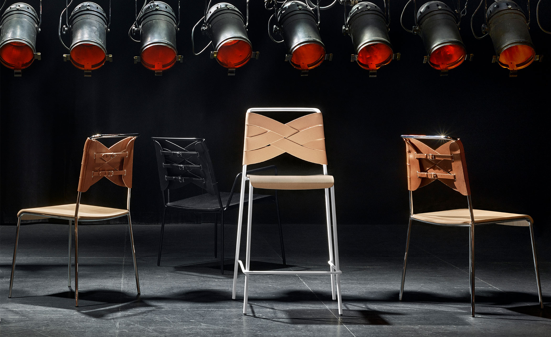 Torso Bar Stool