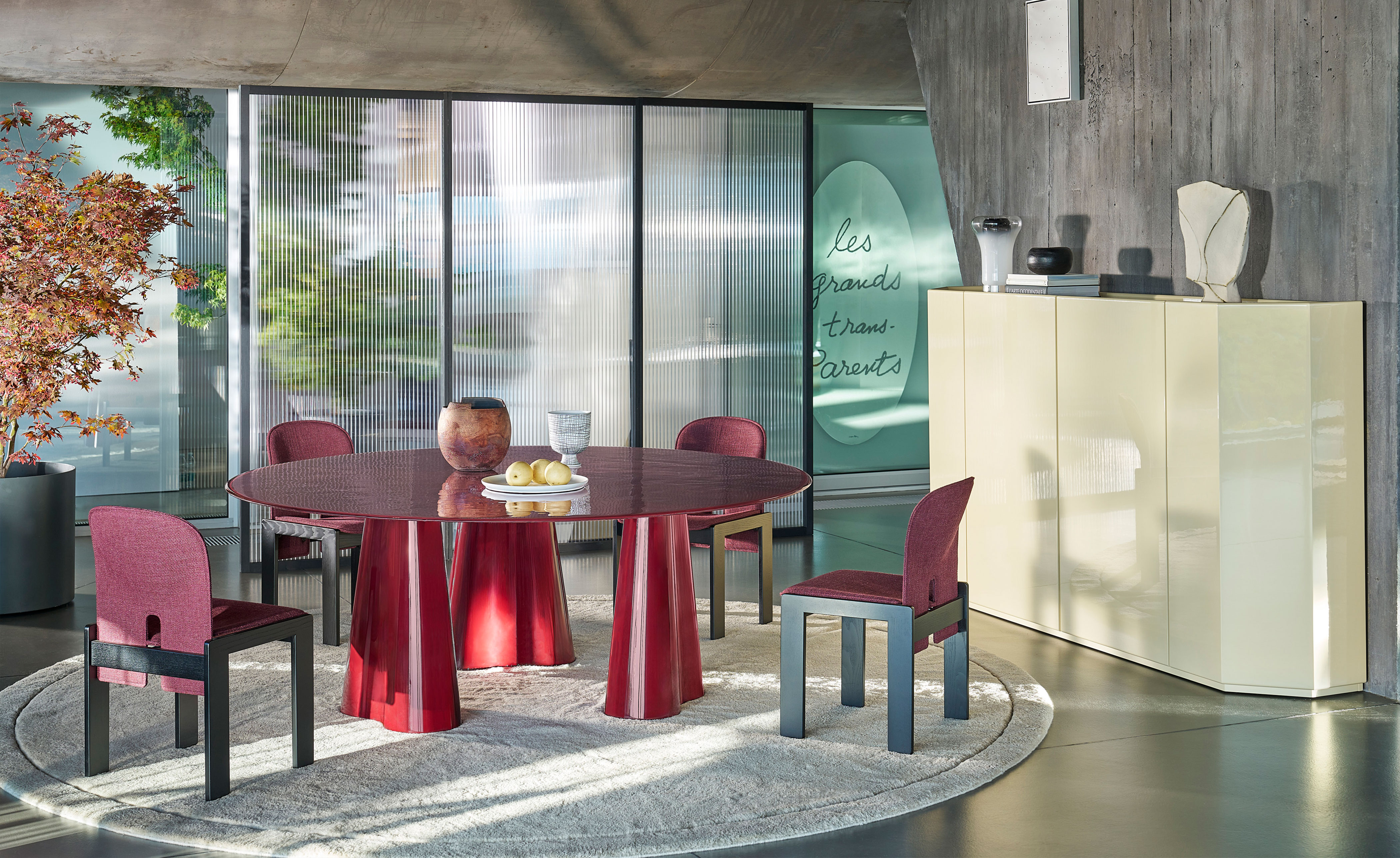 Treflo Round Dining Table